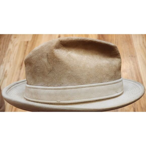 VTG 70’s Cavanagh New York Tan Suede Fedora Hat With Feather Detail Size 7 3/8 - Picture 2 of 9